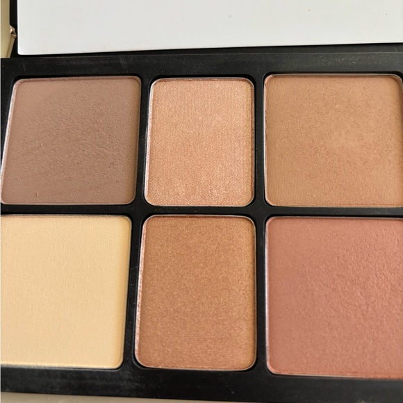 @marylunzman Cali Contour Palette with Palm Design - Picture 5 of 6